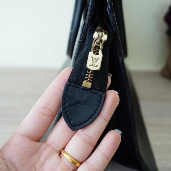 LIKE NEW!⚫️LOUIS VUITTON EPI RIVIERA BRIEFCASE 💼 - Picture 13 of 16